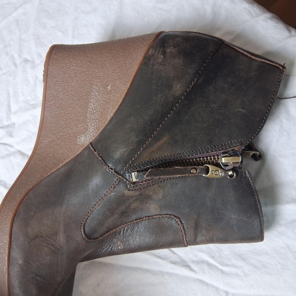 Uggs Size 9 Boots Zip Up - Picture 4 of 9